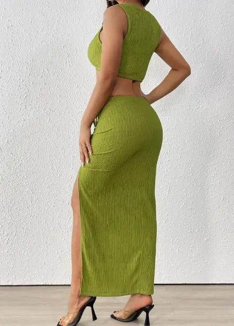 Conjunto Feminino de Festa com Cropped Franzido e Saia Longa Ajustada.