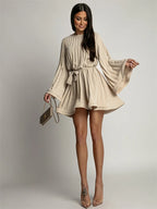 Vestido Feminino Plissado em Renda com Gola Redonda.