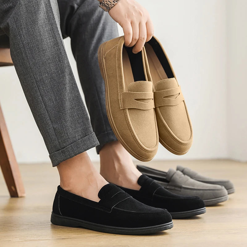 Mocassim Masculino Slip-On em Material Premium Leve com Solado em Borracha Antiderrapante.