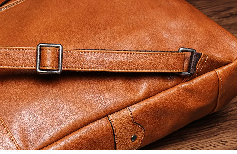 Mochila Masculina em Couro Premium.