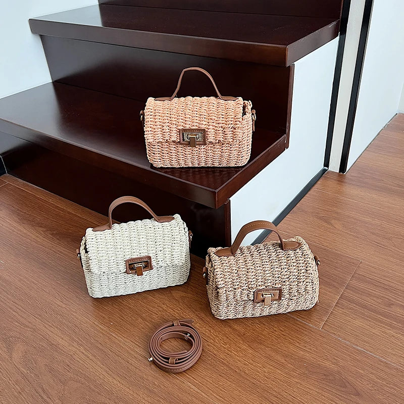 Bolsa Feminina de Palha Natural com Design Minimalista de Verão.