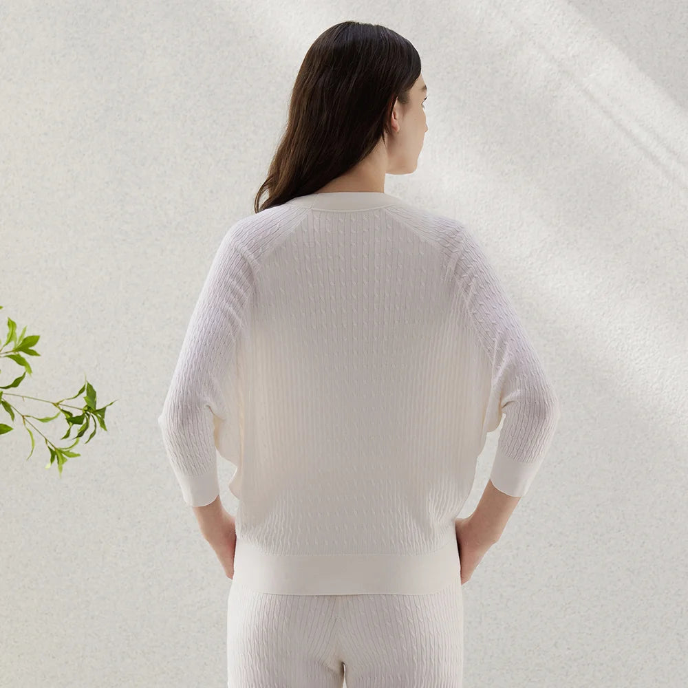 Cardigã Feminino em Lã e Seda com Detalhes em Miçangas.