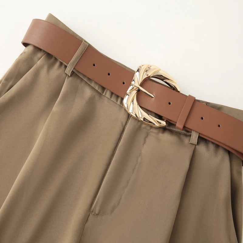 Calça Feminina de Cintura Alta e Perna Larga com Cinto