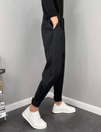 Calça Masculina Casual Plissada de Algodão e Poliéster.