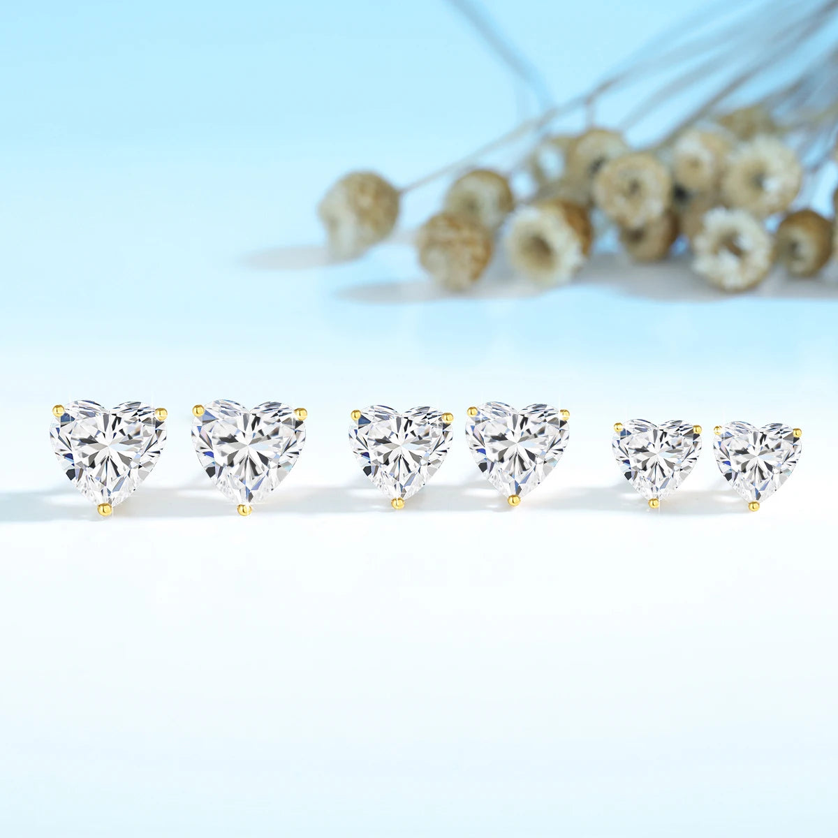Brincos de Moissanite em Ouro 14K com Lapidação Coração.
