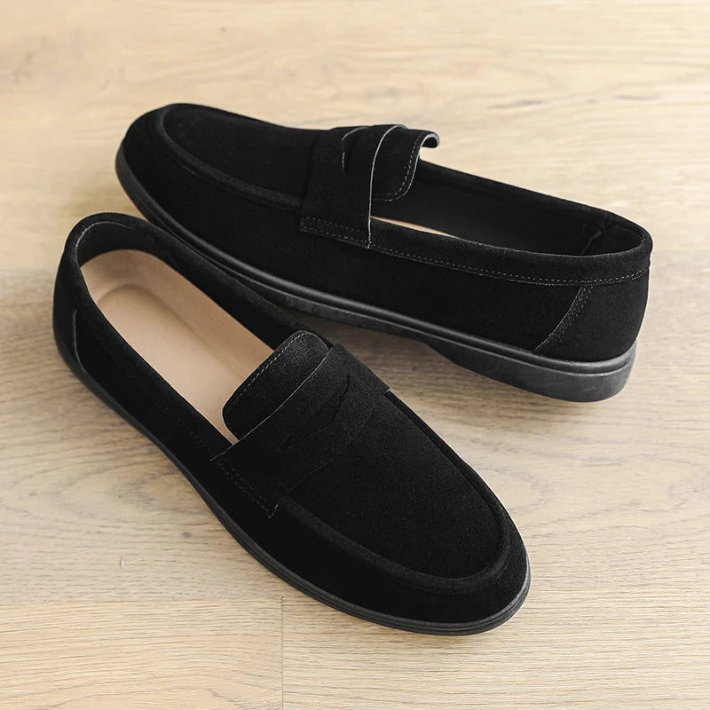 Mocassim Masculino Slip-On em Material Premium Leve com Solado em Borracha Antiderrapante.